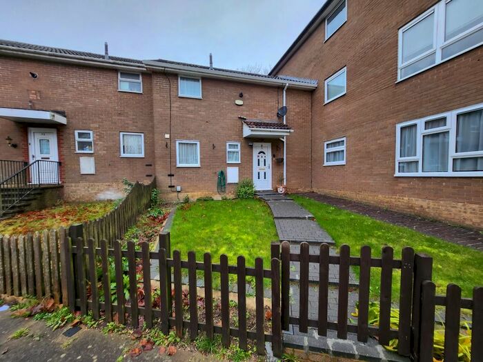 3 Bedroom Terraced House To Rent In Olympic Close, Luton, LU3