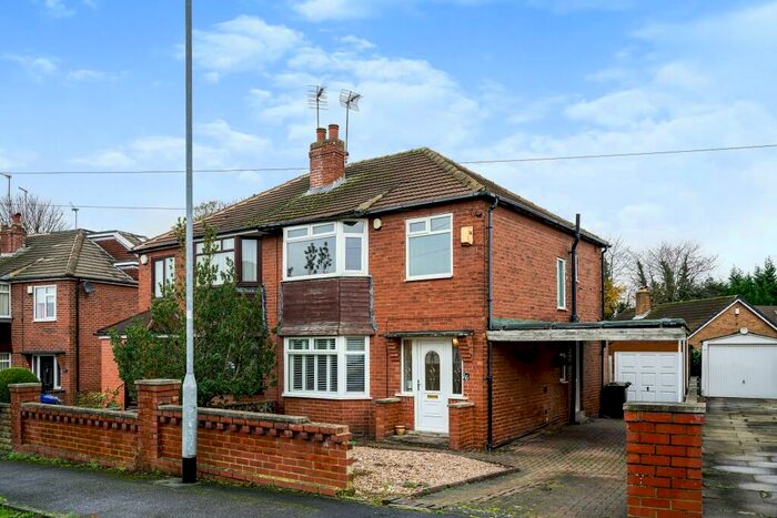 3 Bedroom Semi-Detached House To Rent In Baronscourt, Leeds, West Yorkshire, LS15