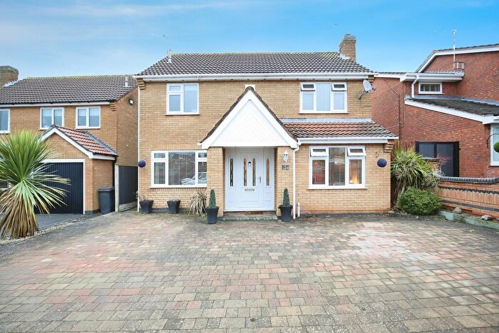 4 Bedroom Detached House For Sale In Warwick Drive, Atherstone, CV9