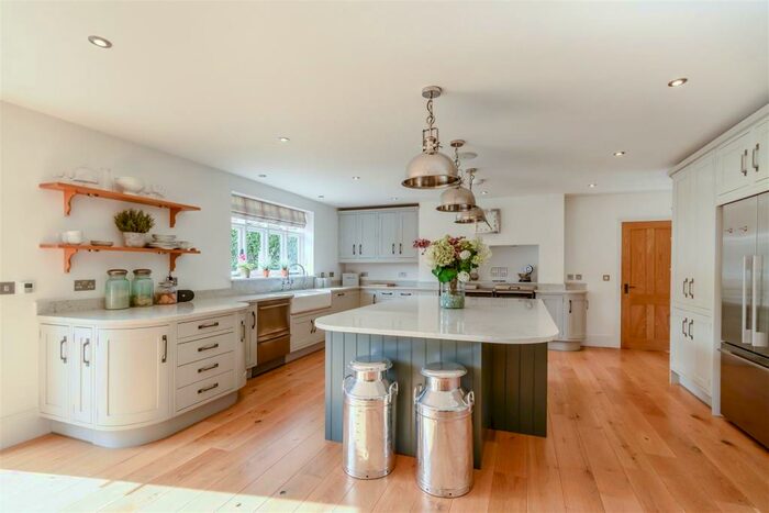 5 Bedroom Detached House For Sale In Plough Wents Road, Chart Sutton, Maidstone, ME17
