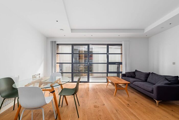 1 Bedroom Flat To Rent In Lyell Street, E14