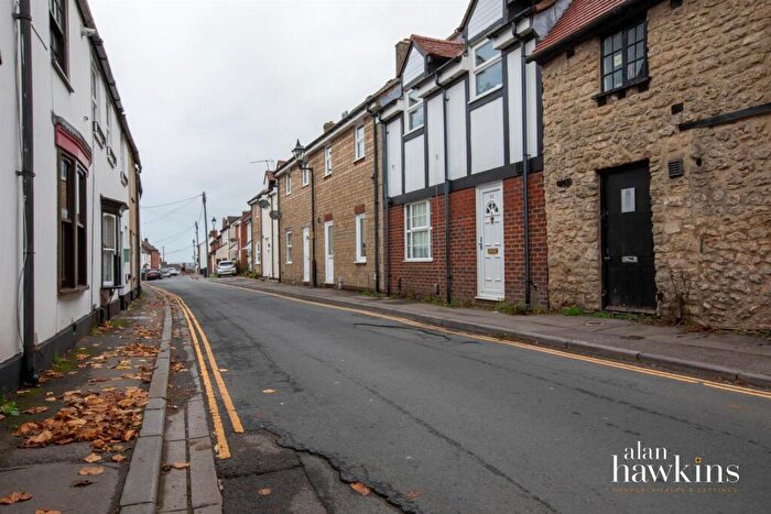 1 Bedroom Flat For Sale In Wood Street, Royal Wootton Bassett, SN4