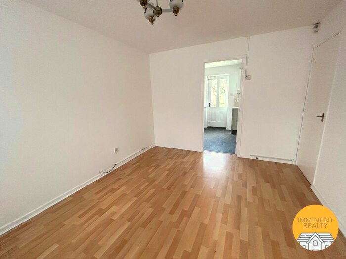 3 Bedroom Terraced House To Rent In Mistletoe Drive, Walsall, WS5