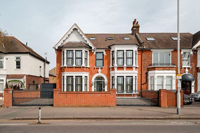 5 Bedroom Semi Detached House For Sale In Aldersbrook Road, Aldersbrook, London, E12