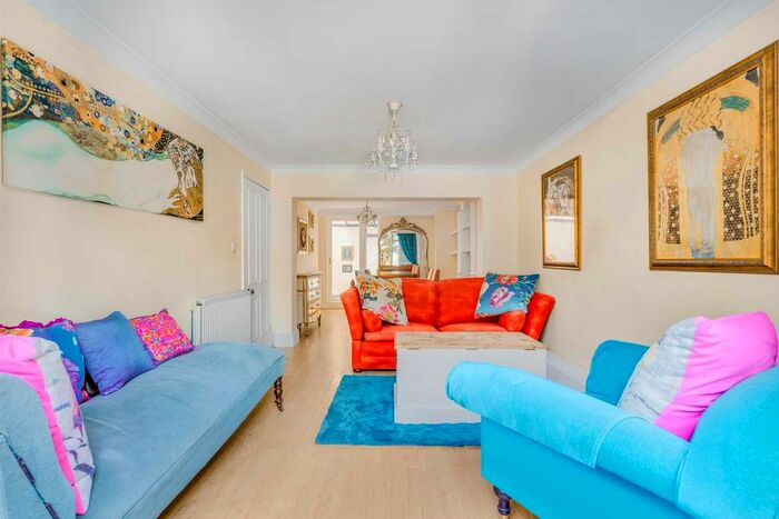 2 Bedroom Flat To Rent In Wandsworth Bridge Road, London, SW6