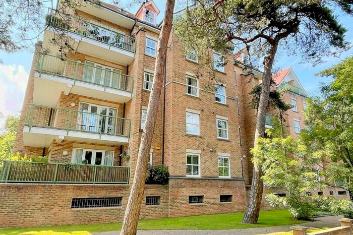 3 Bedroom Penthouse To Rent In Bournemouth, BH1