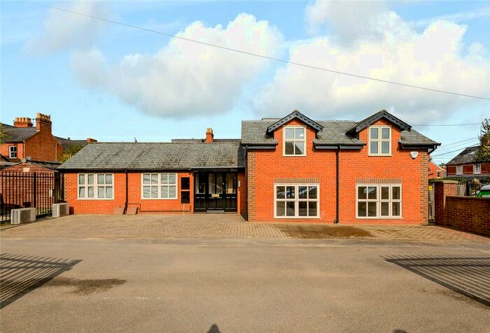 1 Bedroom Flat To Rent In Quebec Road, Henley-On-Thames, Oxfordshire, RG9