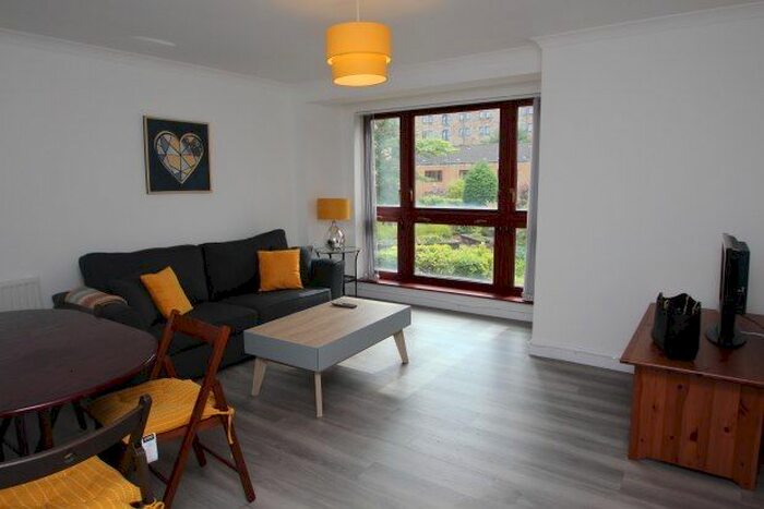 2 Bedroom Flat To Rent In Parsonage Square, Glasgow, G4