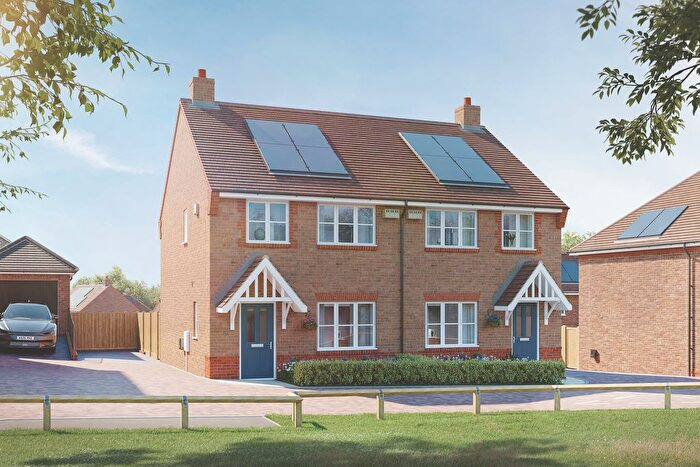 3 Bedroom Terraced House For Sale In Woodside View, Bishops Green, RG20