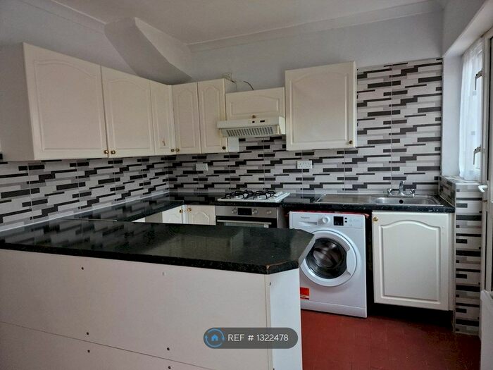 3 Bedroom End Of Terrace House To Rent In Manship Road, Mitcham, CR4