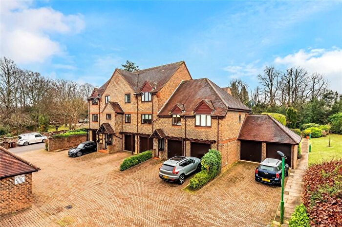 3 Bedroom Duplex For Sale In Eastcroft Court, Albury Road, Guildford, Surrey, GU1