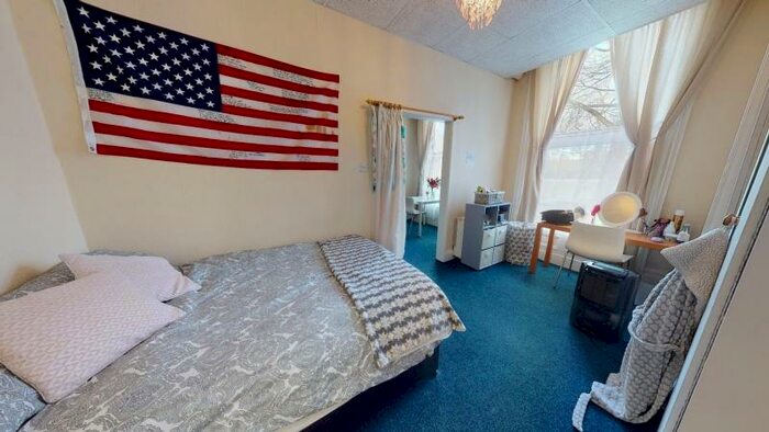 1 Bedroom Flat To Rent In Moorland Road, Hyde Park, Leeds, LS6