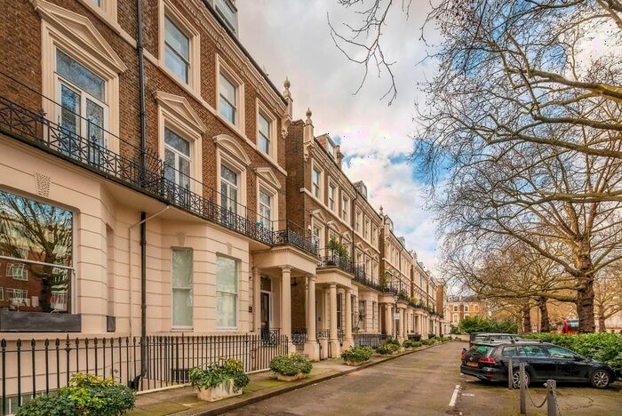 Studio To Rent In Holland Park Avenue, Holland Park, London, W11