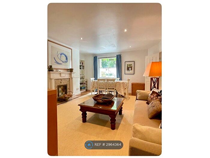 2 Bedroom Flat To Rent In Maze Hill Entrance, London, SE3