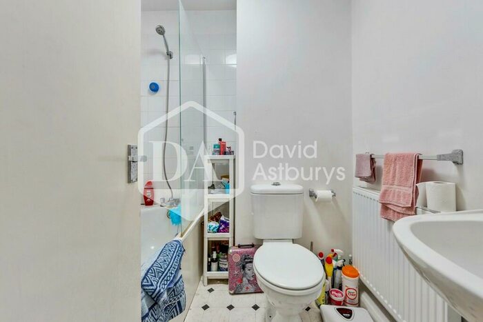 2 Bedroom Apartment To Rent In Hargrave Road, Archway, London, N19