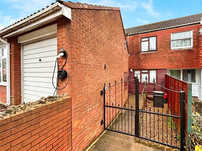 3 Bedroom Terraced House For Sale In Crosslands, Stantonbury, Milton Keynes, Buckinghamshire, MK14