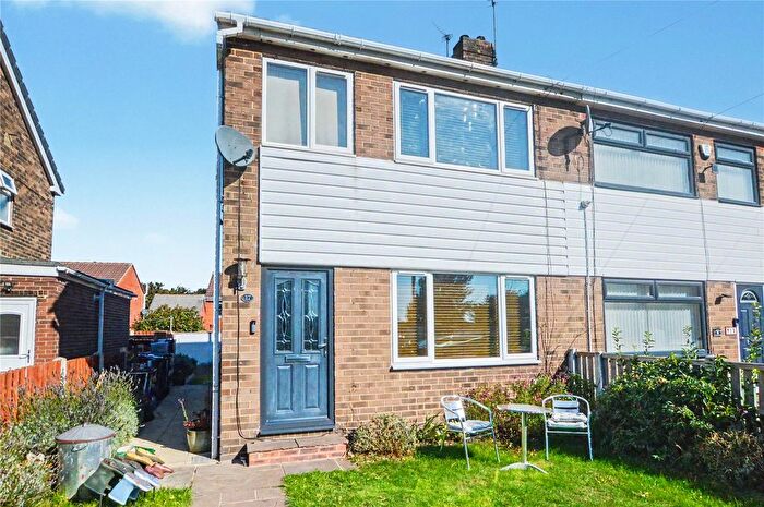 3 Bedroom End Of Terrace House For Sale In Westgate Grove, Lofthouse, Wakefield, WF3