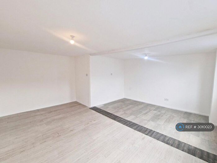 2 Bedroom Flat To Rent In Derby Road, Croydon, CR0