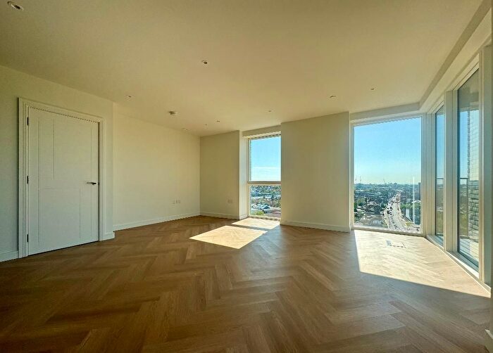 3 Bedroom Flat To Rent In Henshaw Parade, The Hyde, Hendon, London, NW9