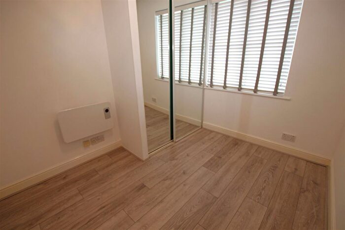 1 Bedroom Flat To Rent In Porlock Place, Calcot, Reading, RG31