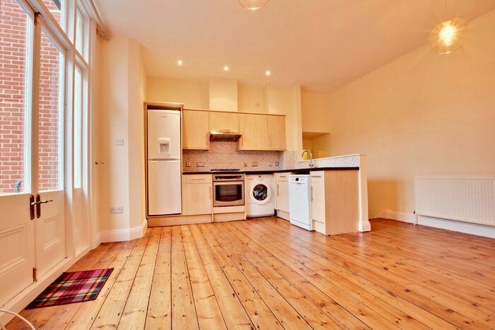 1 Bedroom Flat To Rent In Bromley Road, Beckenham BR3