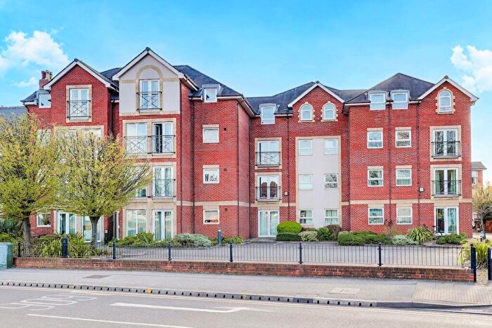 2 Bedroom Flat For Sale In Loughborough Road, West Bridgford, NG2
