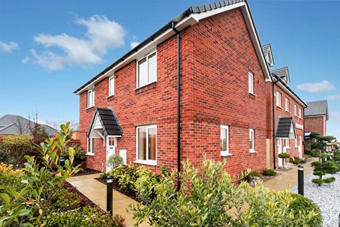 3 Bedroom Detached House For Sale In Dray Close, Martello Lakes, CT21