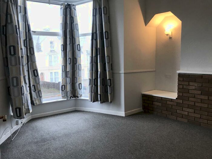 2 Bedroom Flat To Rent In Headland Park, North Hill *Zero Deposit Guarantee Available*, PL4