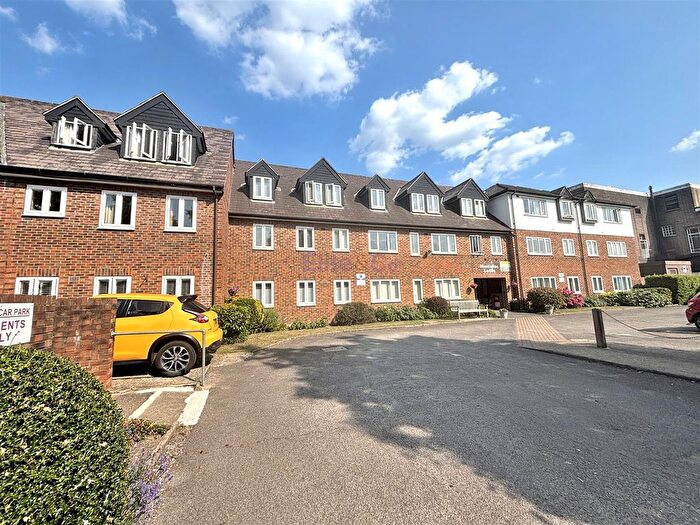 2 Bedroom Flat For Sale In Rectory Road, Beckenham, BR3