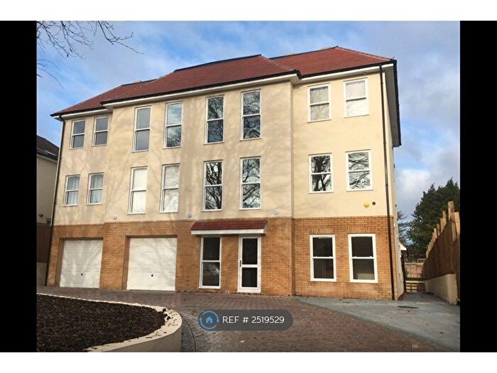 3 Bedroom Flat To Rent In Lawn Road, Southampton, SO17