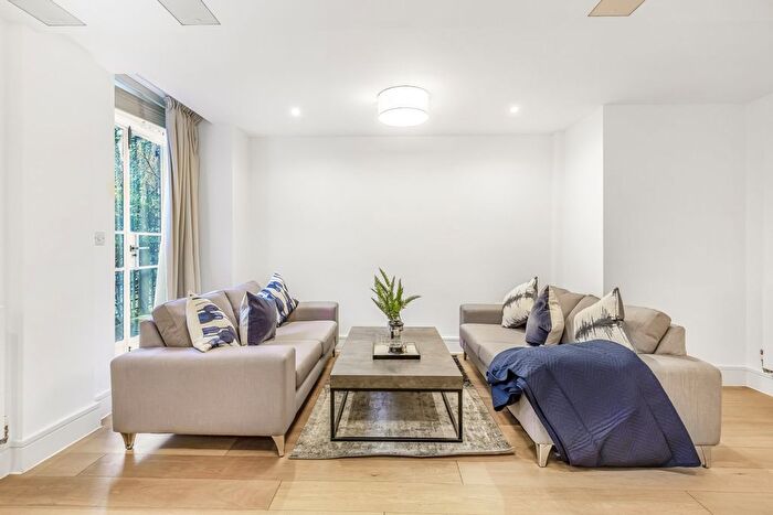 2 Bedroom Flat To Rent In Wimpole Street, London, W1G