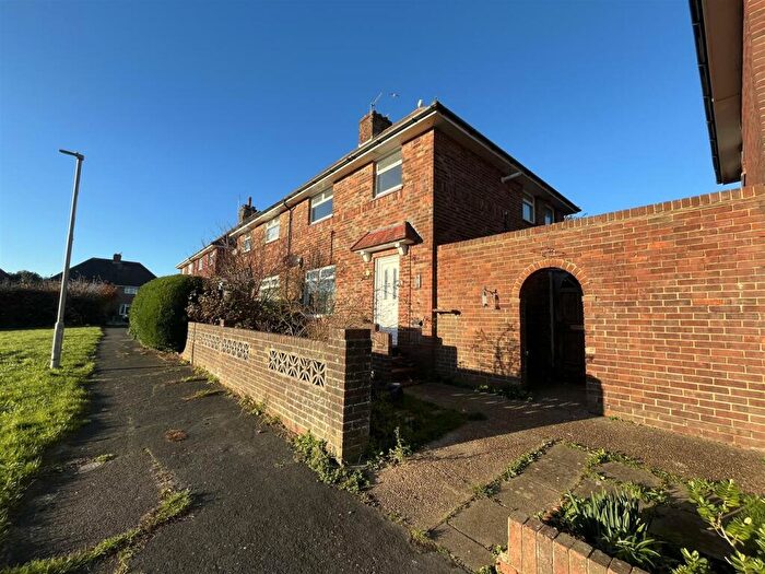 3 Bedroom House To Rent In Amberley Close, Hove, BN3