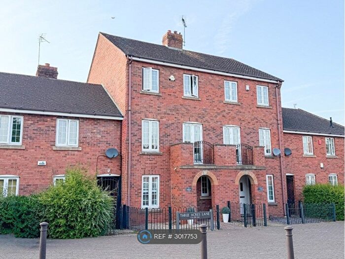 3 Bedroom Terraced House To Rent In Three Acres Lane, Solihull, B90