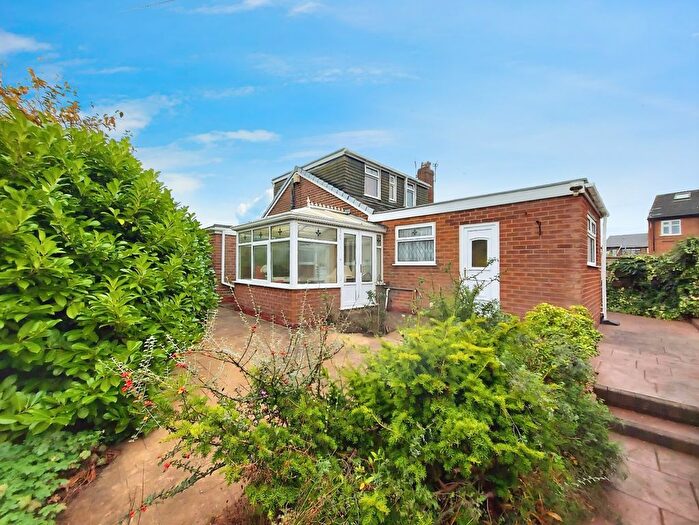 3 Bedroom Bungalow For Sale In School Lane, Irlam, M44