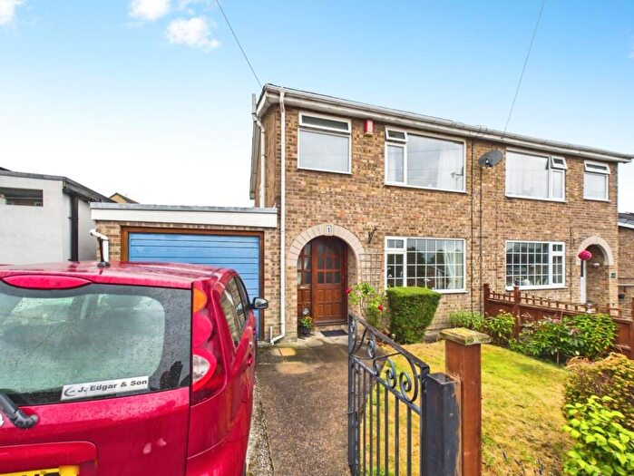 3 Bedroom Semi-Detached House For Sale In Manor Farm Close, Cottingley, BD16