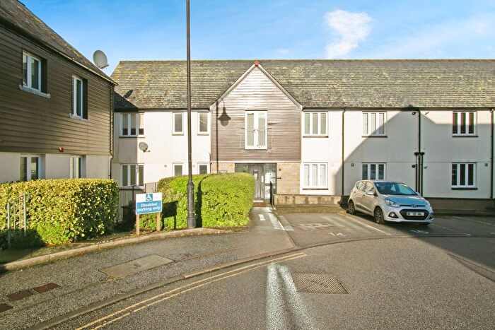 2 Bedroom Flat For Sale In Calver Close, Penryn, Cornwall, TR10