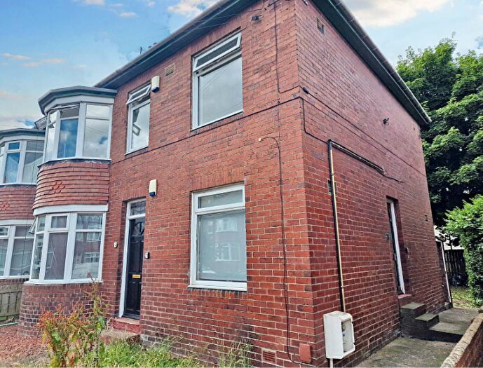 3 Bedroom Flat To Rent In Moorhead, Newcastle Upon Tyne, NE5