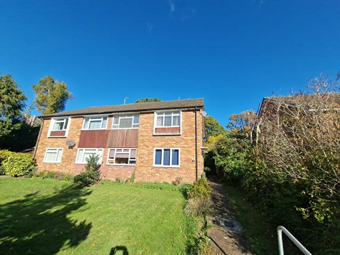 2 Bedroom Flat To Rent In Pinner, HA5
