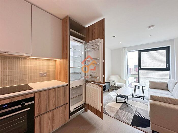 1 Bedroom Flat To Rent In Hawksbury Heights, Hewson Way, London, SE17