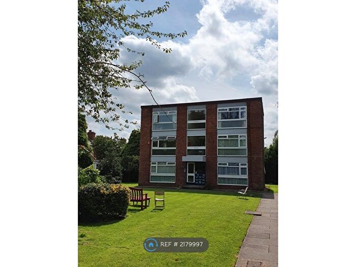 Studio To Rent In Tintern Avenue, Manchester, M20