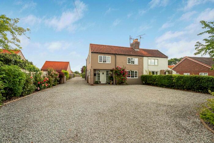 4 Bedroom Semi-Detached House For Sale In School Lane, Kilnwick, Driffield, YO25