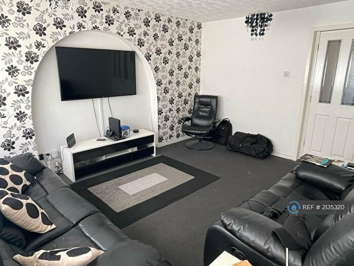 3 Bedroom Flat To Rent In Longleat Gardens, South Shields, NE33