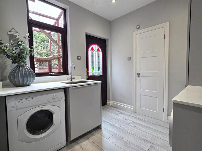 5 Bedroom Semi-Detached House For Sale In Ansdell Road South, Ansdell, Lytham St Annes, FY8