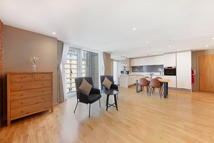2 Bedroom Flat For Sale In Millharbour, London, E14