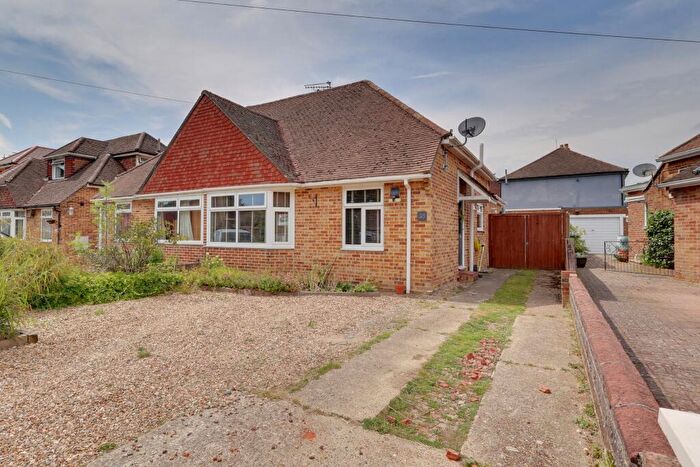 2 Bedroom Semi-Detached Bungalow For Sale In Martin Avenue, Denmead, PO7