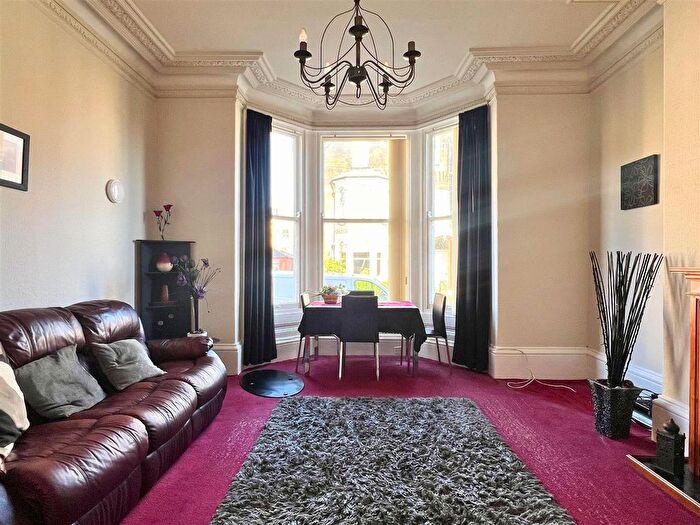 2 Bedroom Flat For Sale In Esplanade Road, Scarborough, YO11