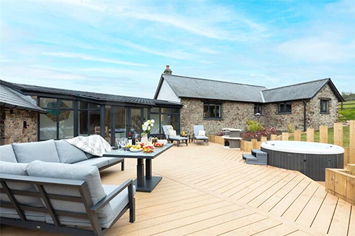 4 Bedroom Bungalow For Sale In Horns Cross, Bideford, Devon, EX39