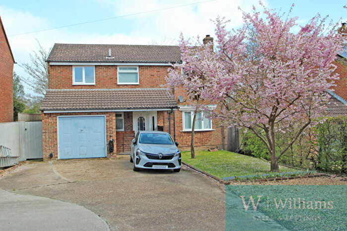 4 Bedroom Detached House For Sale In Fernside Way, Wootton Bridge, PO33