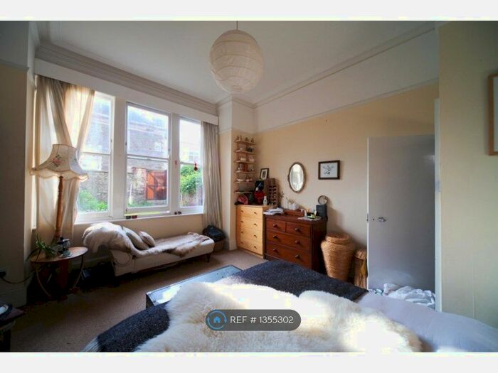 1 Bedroom Flat To Rent In Redland, Bristol, BS6