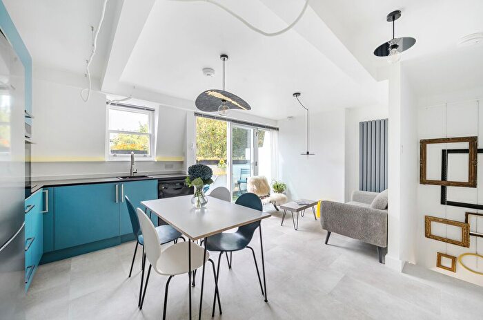 3 Bedroom Flat For Sale In Shirland Road, Maida Vale, W9